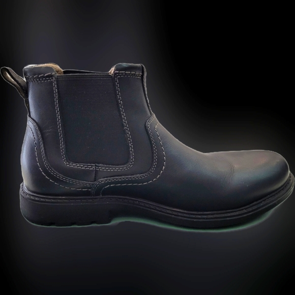 Clarks Leather Lug Sole Chelsea Boots - Picture 5 of 11